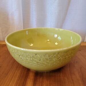 Pier 1 Lacey Serving Bowl Lime Green Embossed Floral 9" Portugal Discontinued